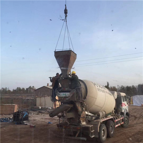 曲周县“精准瞄准”—— 吊车的 “定位导航” 技术